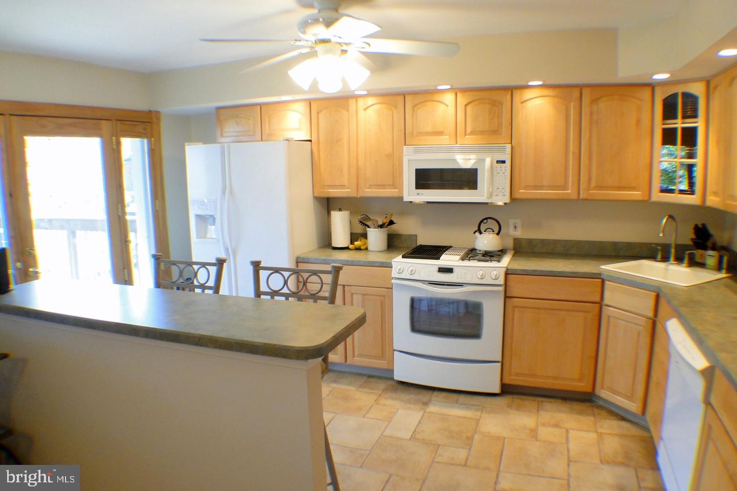 3072 Secane Place Philadelphia, PA 19154 - Photo 11 of 28