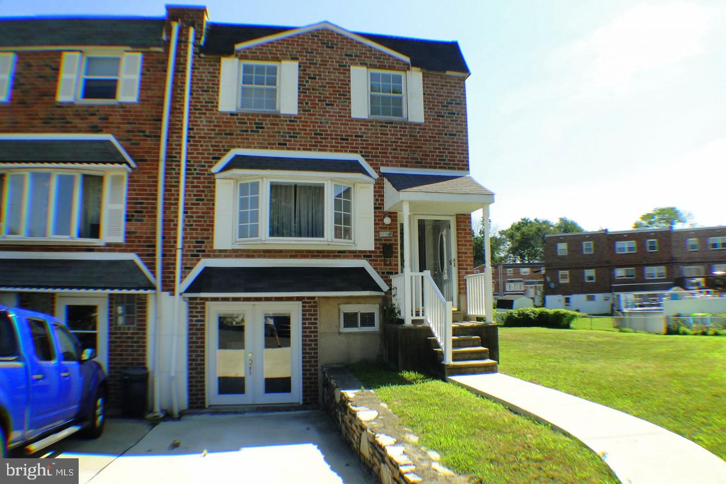 3072 Secane Place Philadelphia, PA 19154 - Photo 3 of 28