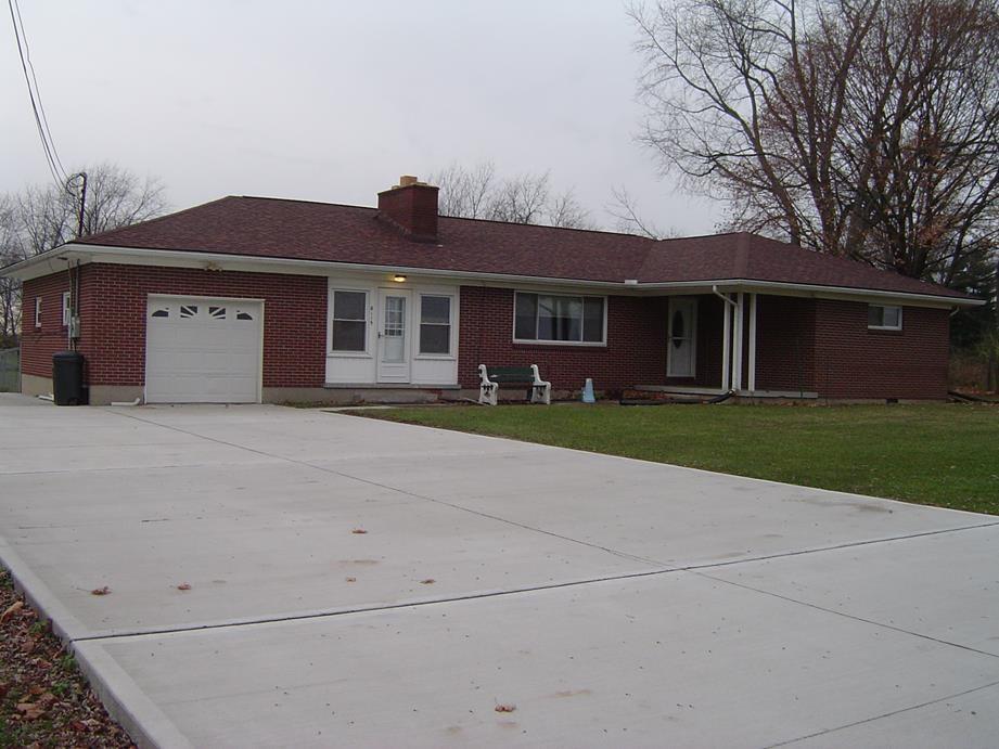 6115 Springfield Jamestown Road Springfield, OH 45502 - Photo 2 of 18