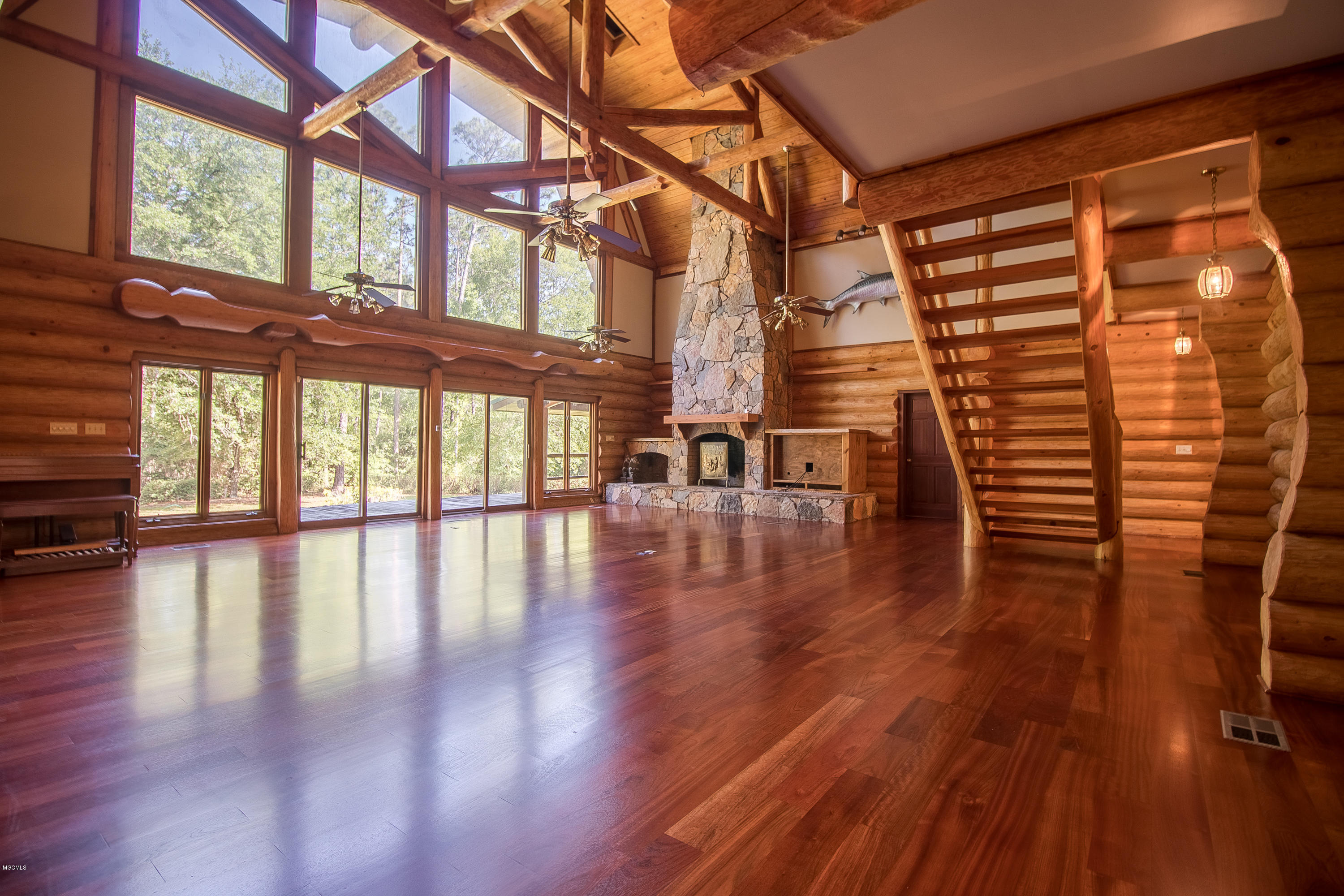 7190 Paradise Road Kiln, MS 39556 - Photo 14 of 67 7190 Paradise Living Room 4