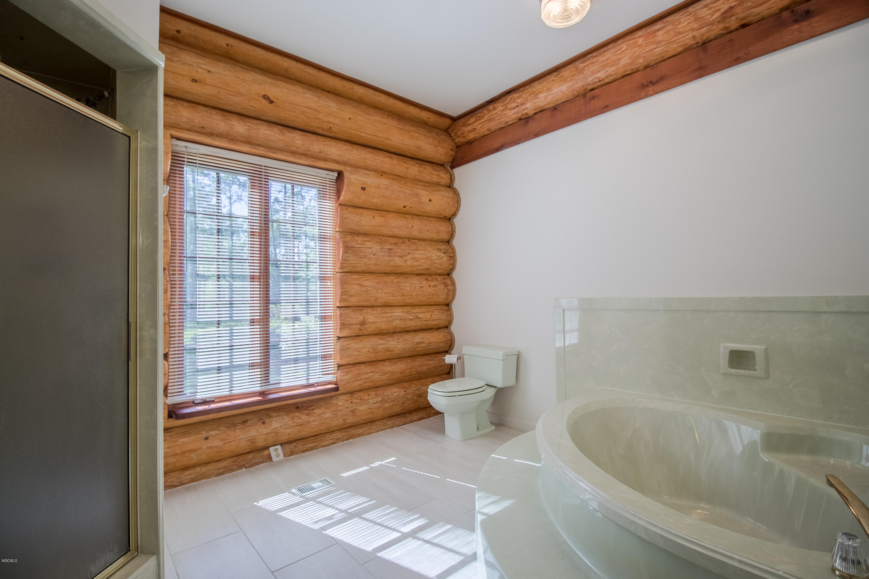 7190 Paradise Road Kiln, MS 39556 - Photo 29 of 67 7190 Paradise Master Bathroom 2