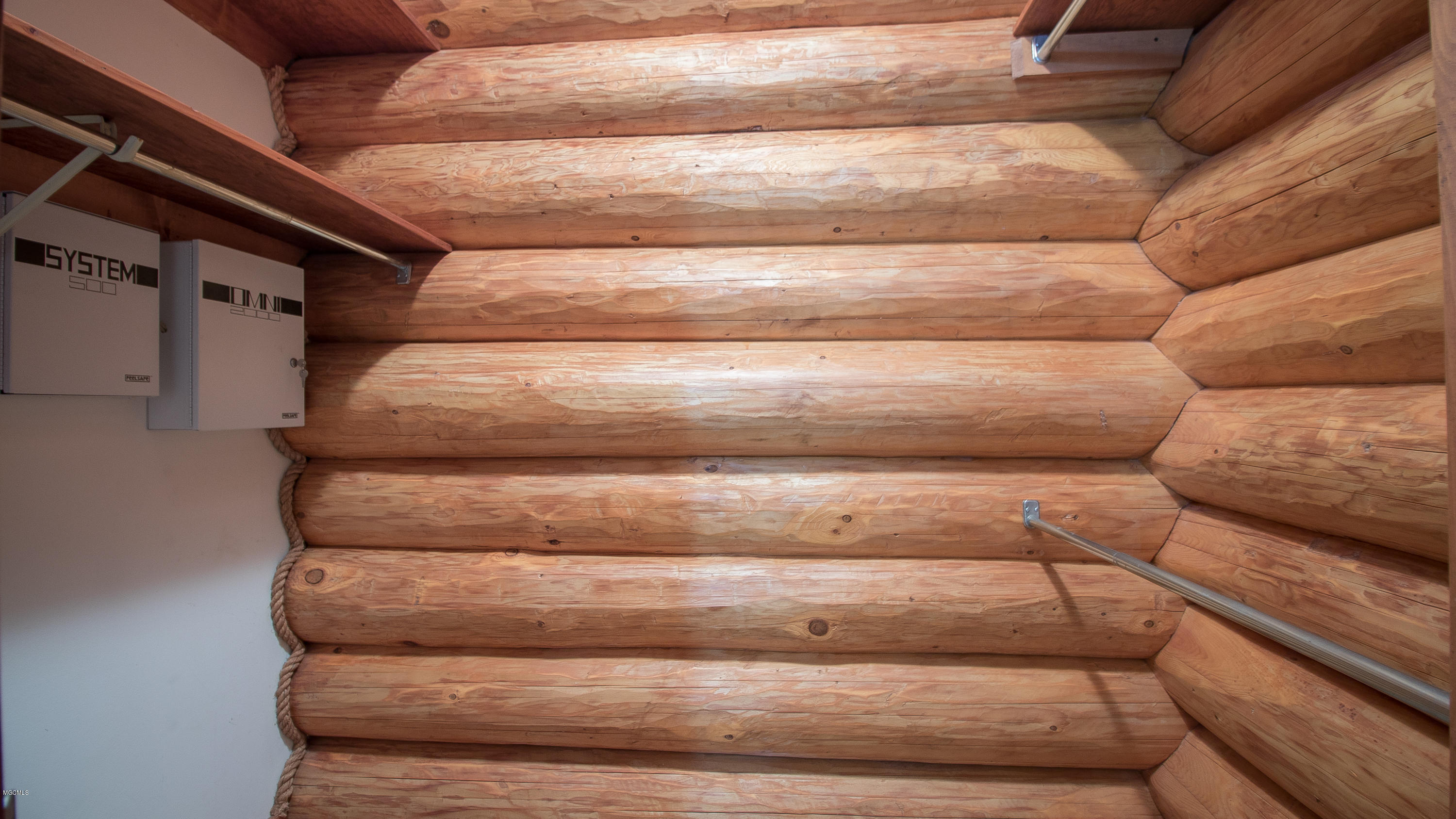 7190 Paradise Road Kiln, MS 39556 - Photo 30 of 67 7190 Paradise Master Closet