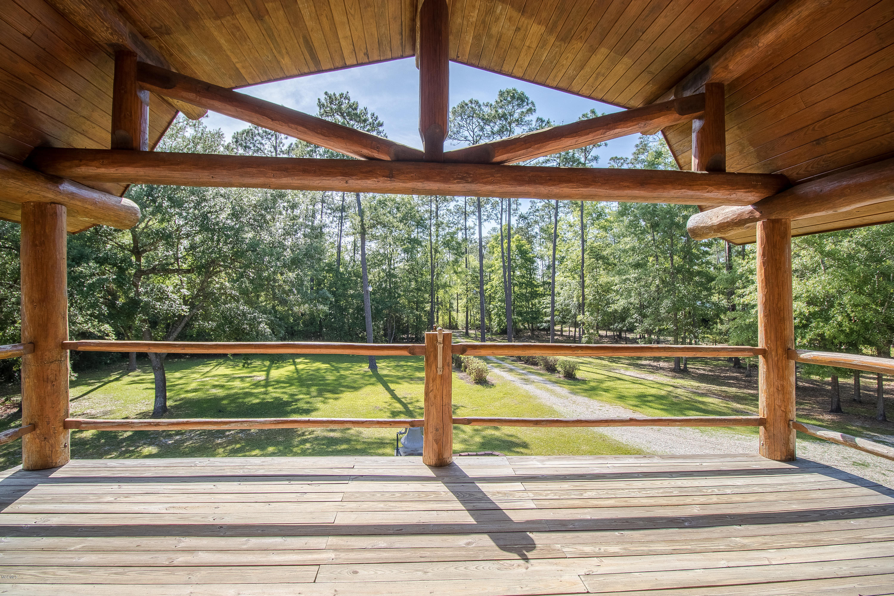 7190 Paradise Road Kiln, MS 39556 - Photo 38 of 67 7190 Paradise Balcony