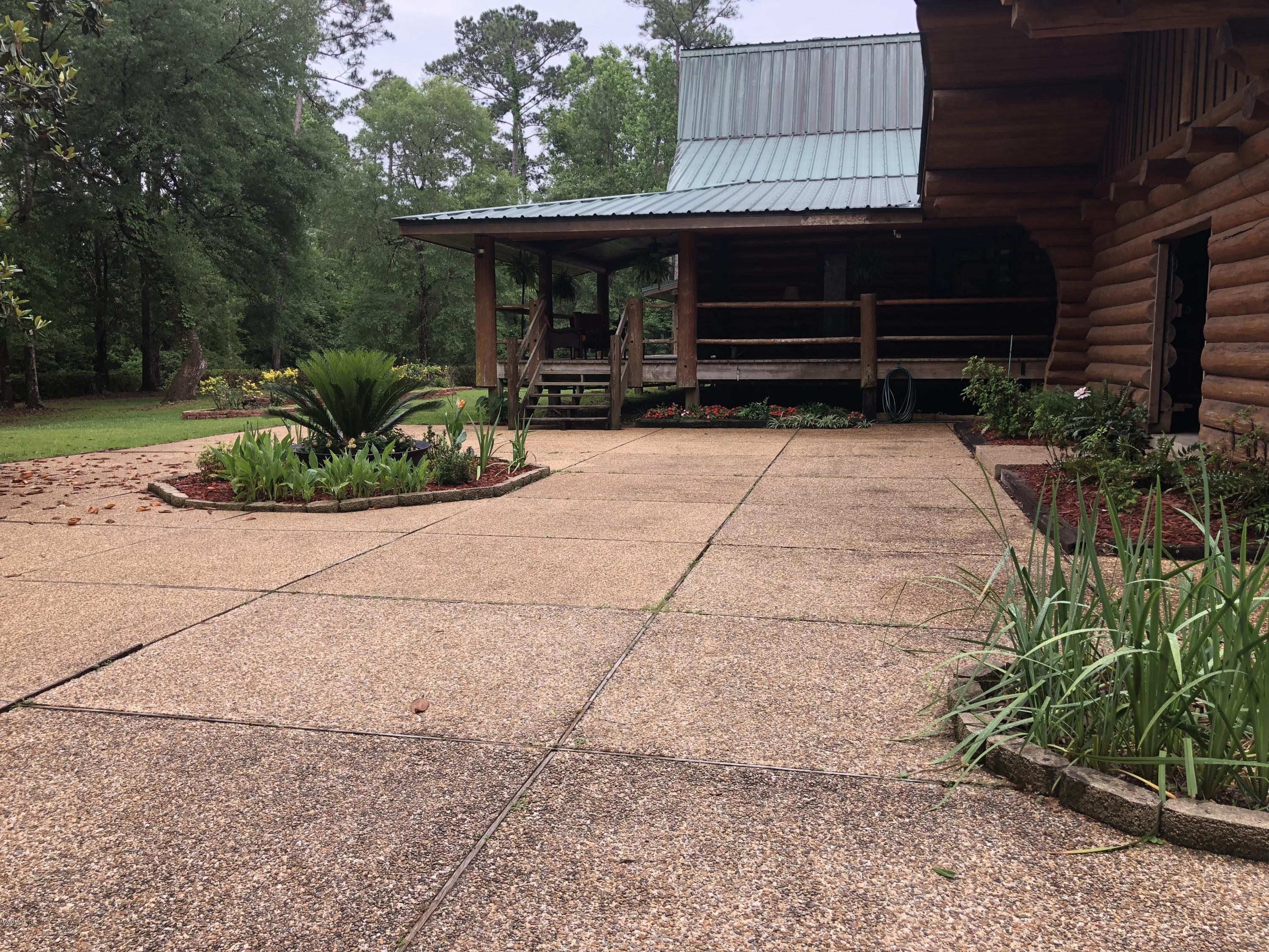 7190 Paradise Road Kiln, MS 39556 - Photo 47 of 67 7190 Paradise Patio