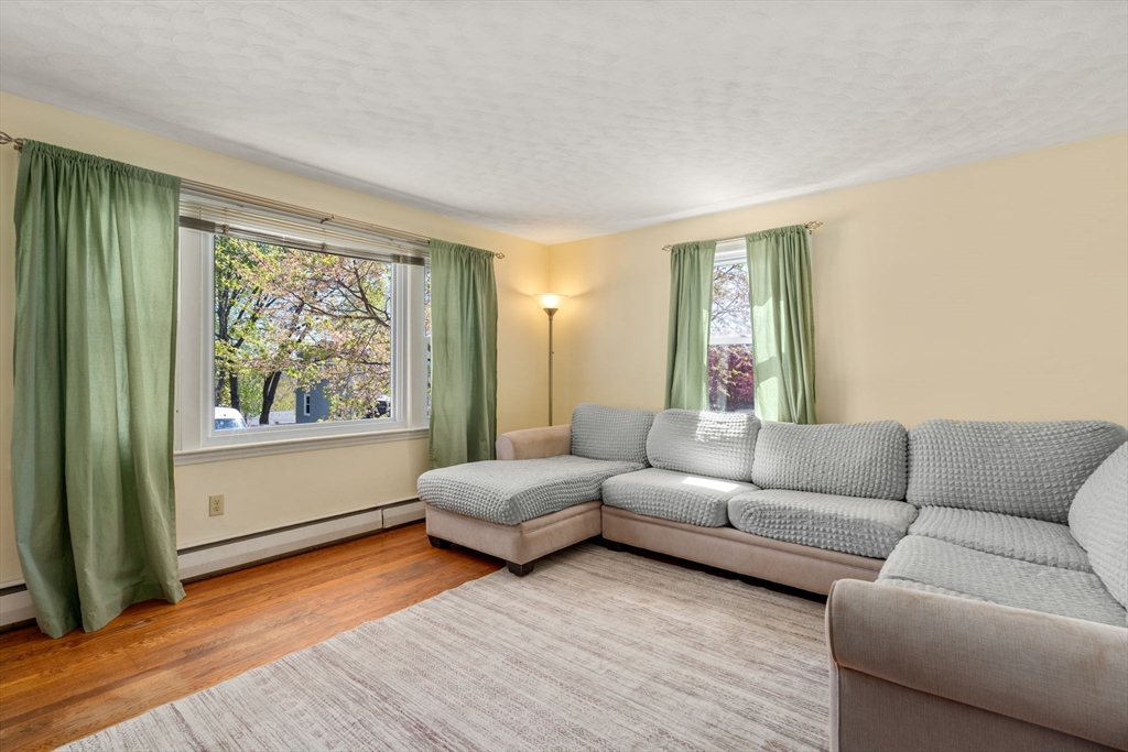 14 Davis Road Auburn, MA 01501 - Photo 8 of 29 Gallery Image 8