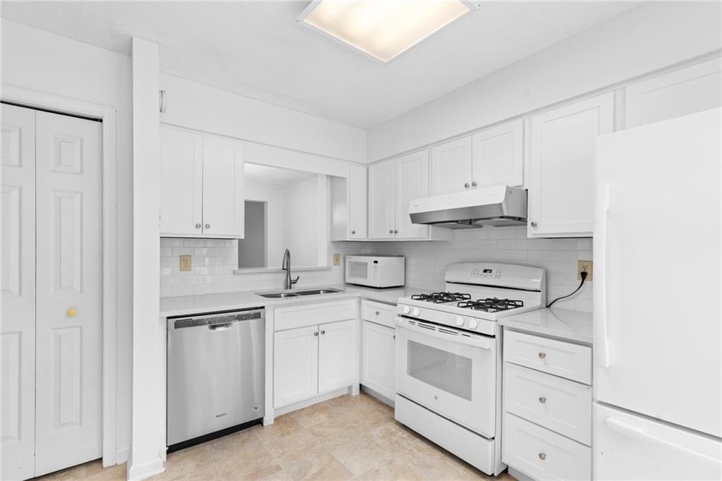 2883 Dresden Square Drive Atlanta, GA 30341 - Photo 15 of 50