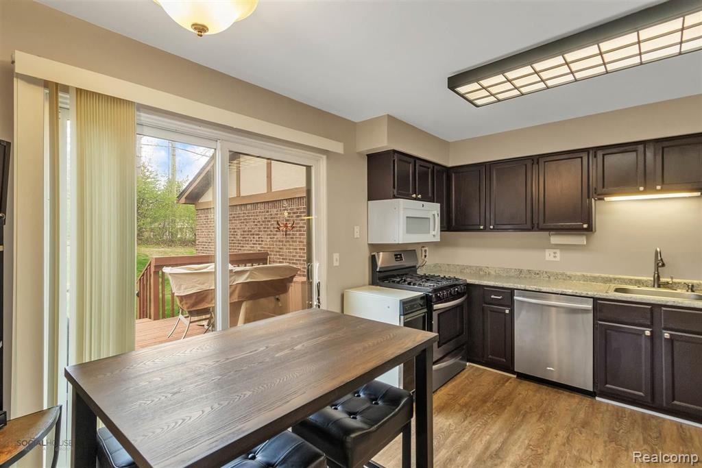 22311 Chelsea Lane Novi, MI 48167 - Photo 14 of 49