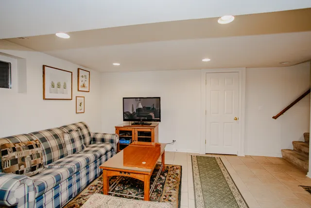 $499,000 | 2009 Dundee Road, Northbrook, IL 60062