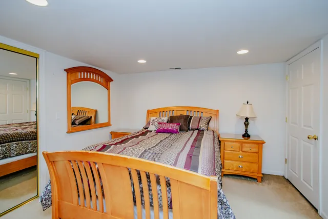 $499,000 | 2009 Dundee Road, Northbrook, IL 60062