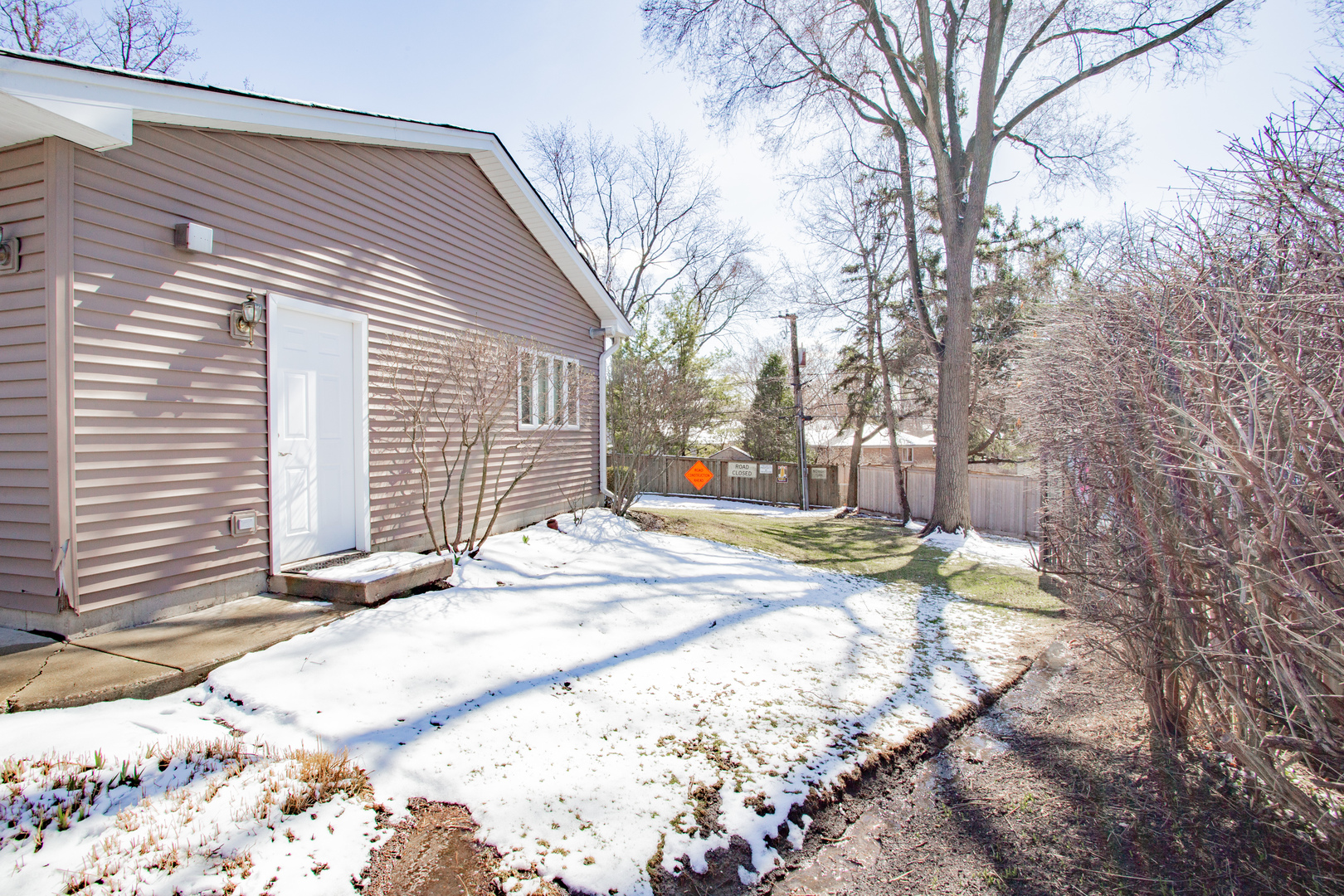 2009 Dundee Road Northbrook, IL 60062 - Photo 32 of 37