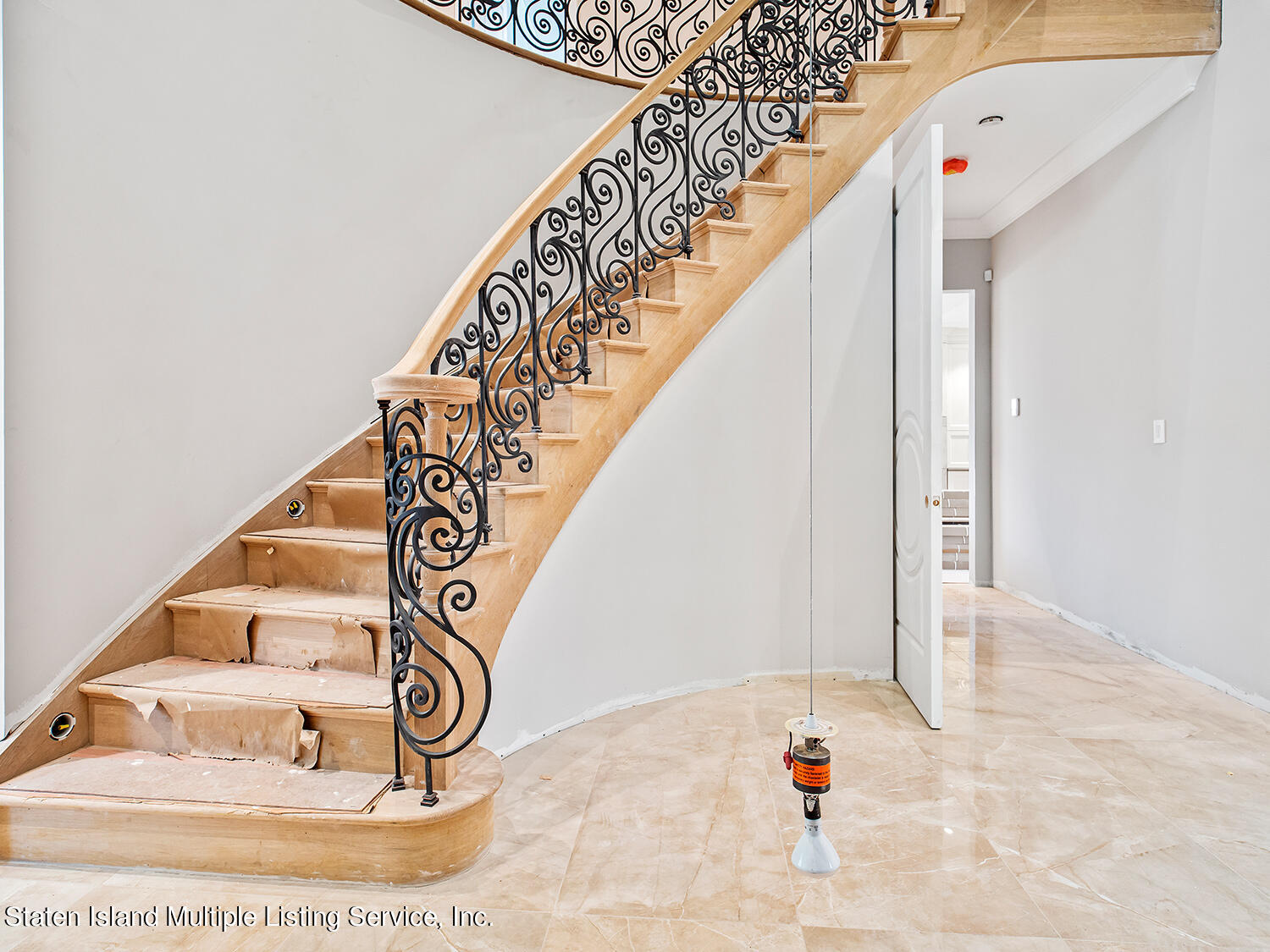 636 West Fingerboard Road Staten Island, NY 10305 - Photo 7 of 45 P1477509