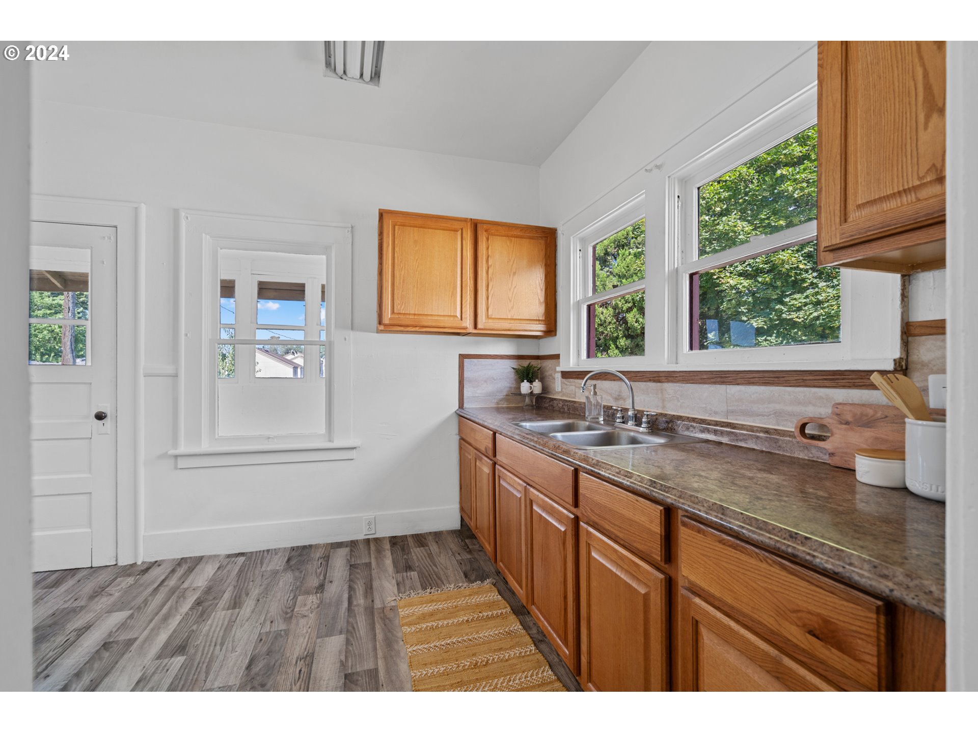 111 Northwest 11th Street Pendleton, OR 97801 - Photo 11 of 25