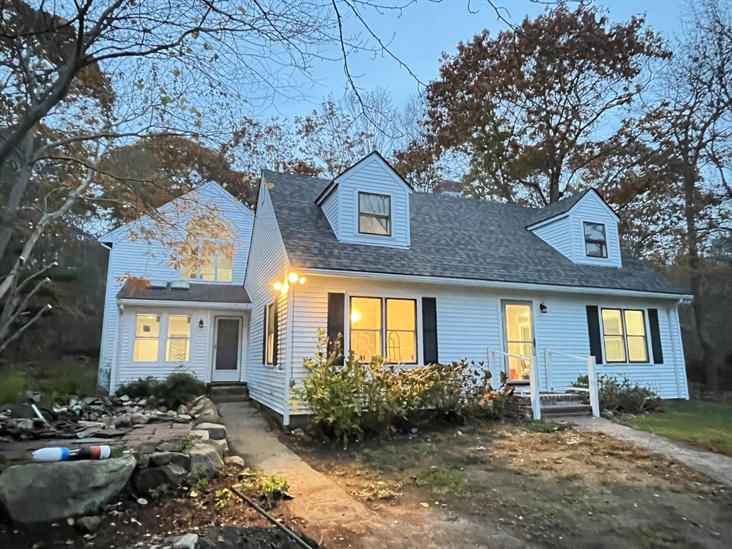 33 Highview Road Rockport, MA 01966 - Photo 3 of 32