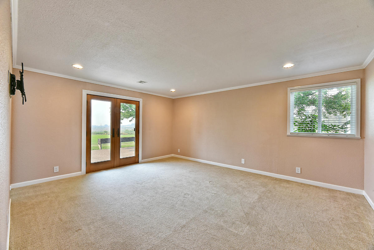 2808 Coker Butte Road Medford, OR 97504 - Photo 8 of 26 9