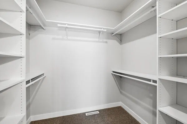 $714,900 | 2712 Creekwood Circle, Green Bay, WI 54311