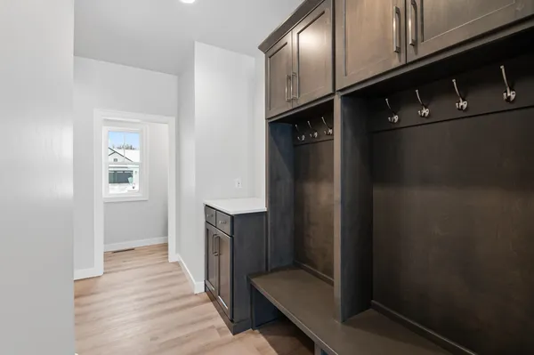 $714,900 | 2712 Creekwood Circle, Green Bay, WI 54311