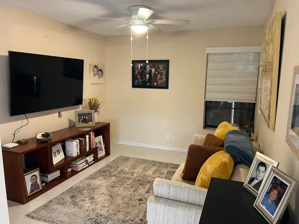 $3,000 | 10447 South Circle Lake Drive, Unit 101, Boynton Beach, FL 33437