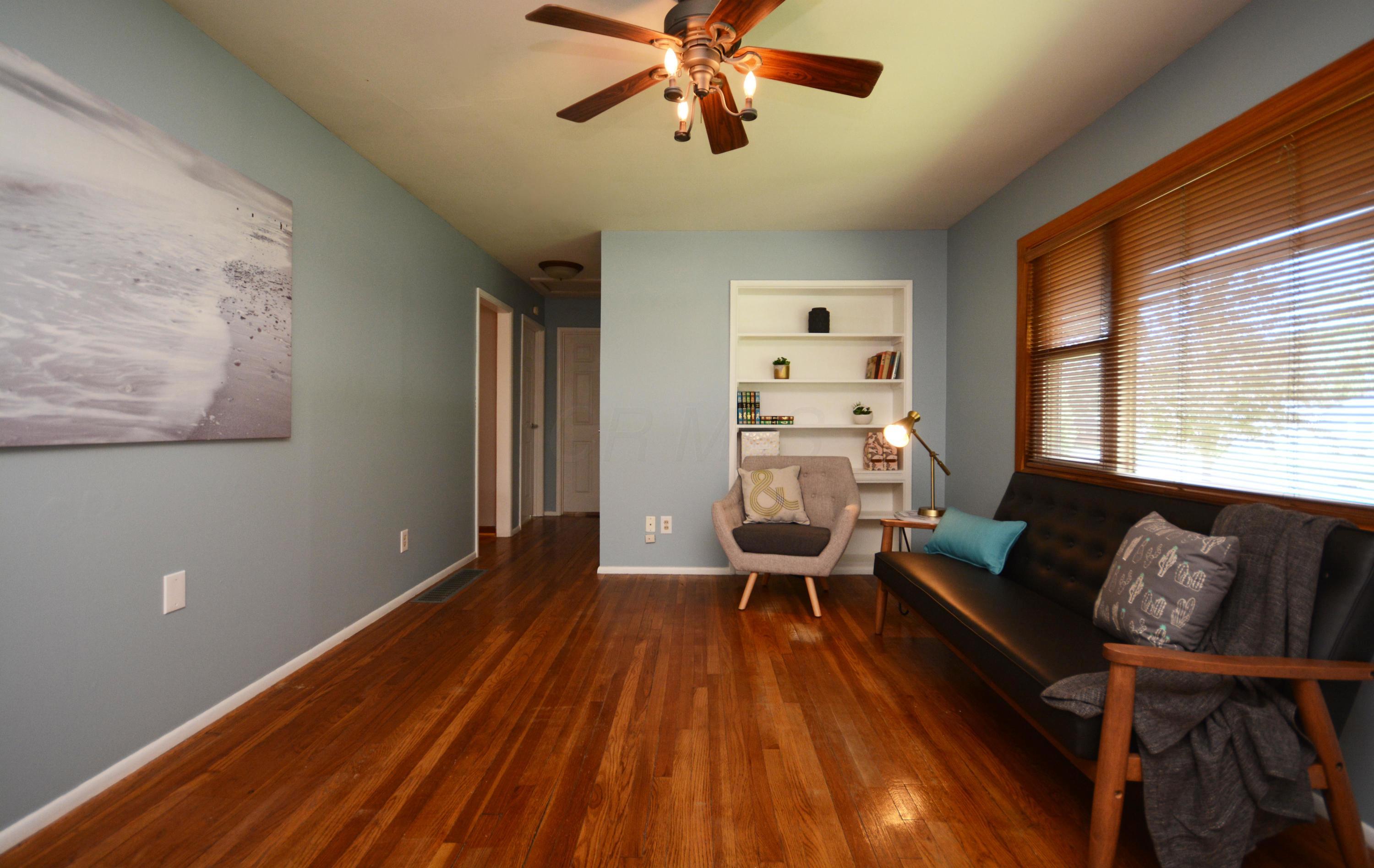 2739 Nottingham Road Columbus, OH 43221 - Photo 2 of 16