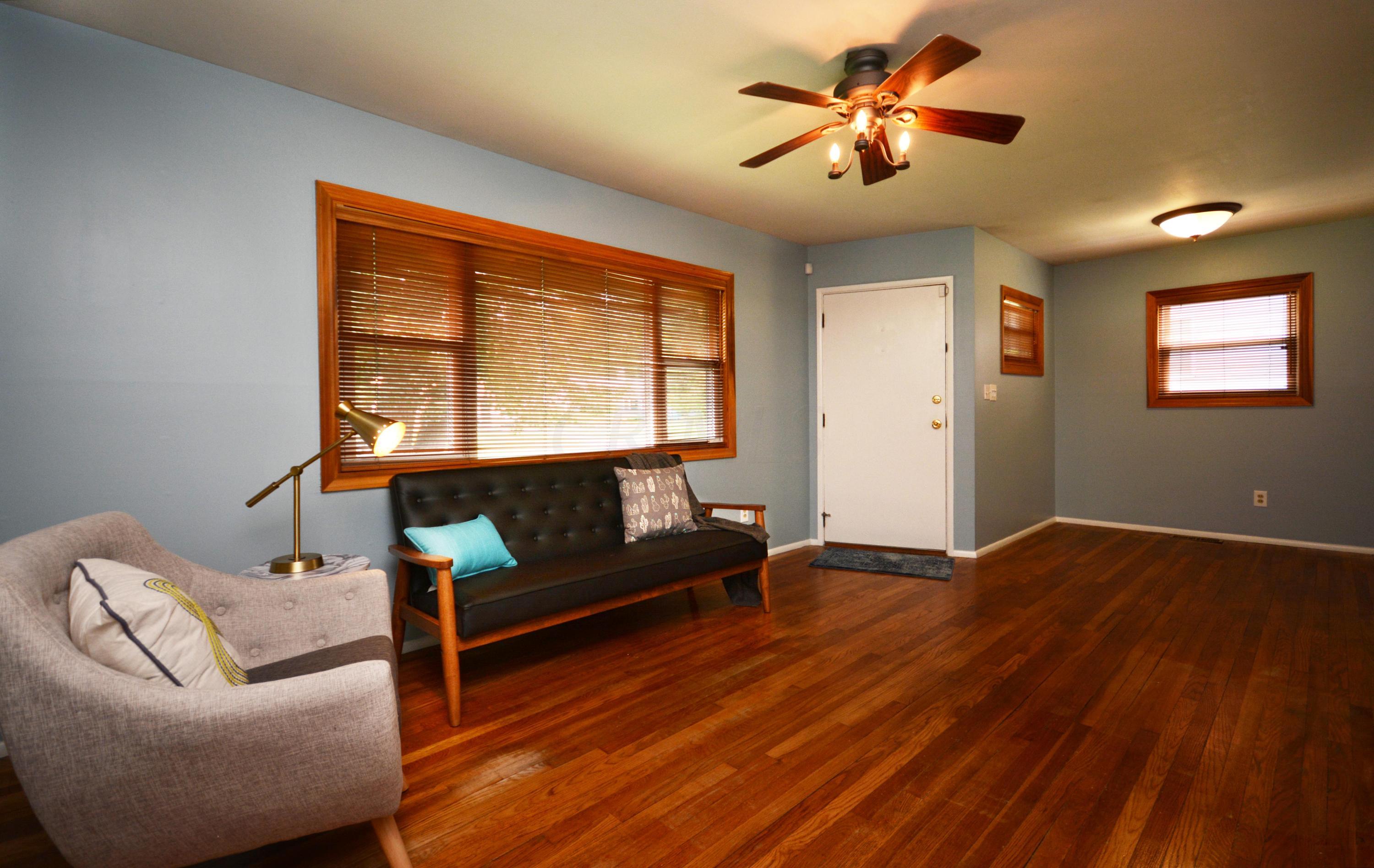 2739 Nottingham Road Columbus, OH 43221 - Photo 3 of 16