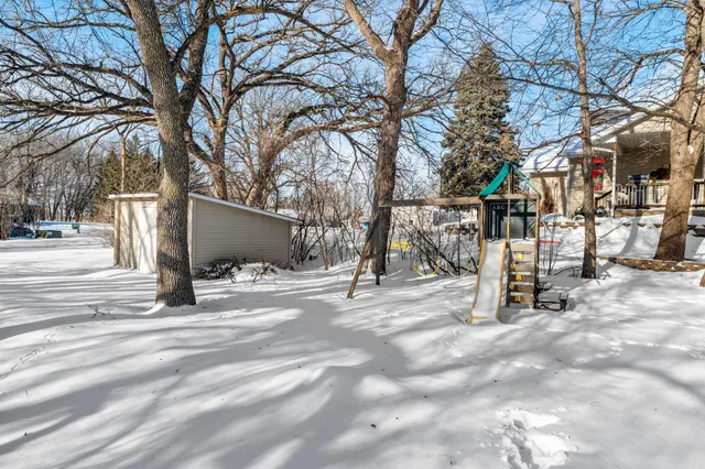 $450,000 | 1011 Van Dyke Road Northwest, Alexandria, MN 56308