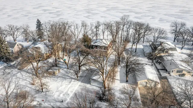 $450,000 | 1011 Van Dyke Road Northwest, Alexandria, MN 56308