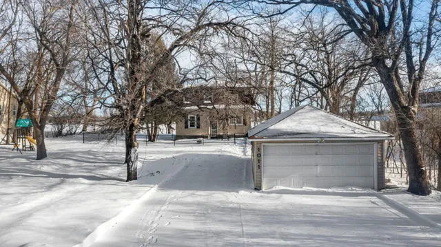 $450,000 | 1011 Van Dyke Road Northwest, Alexandria, MN 56308