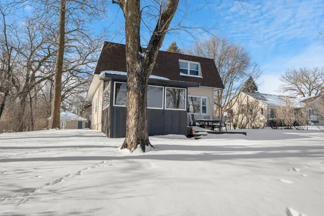 $450,000 | 1011 Van Dyke Road Northwest, Alexandria, MN 56308