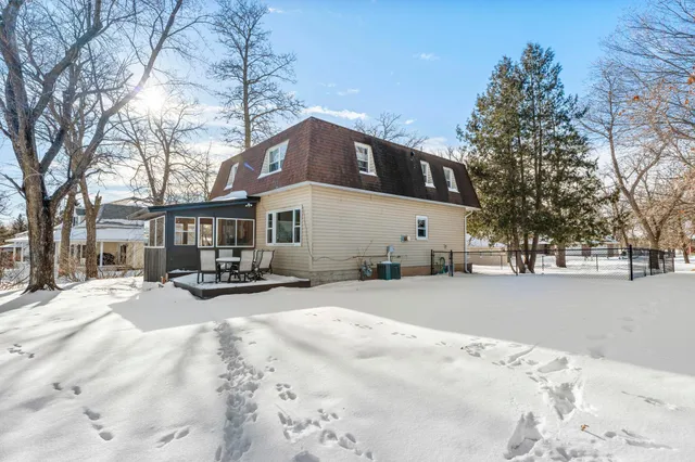$450,000 | 1011 Van Dyke Road Northwest, Alexandria, MN 56308