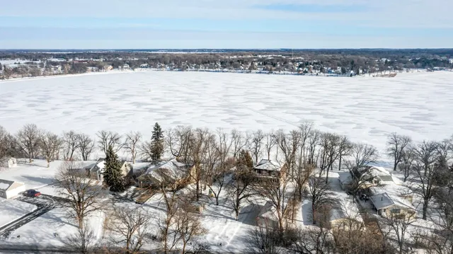 $450,000 | 1011 Van Dyke Road Northwest, Alexandria, MN 56308