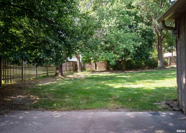 $105,000 | 404 West Kelly Street, Macomb, IL 61455