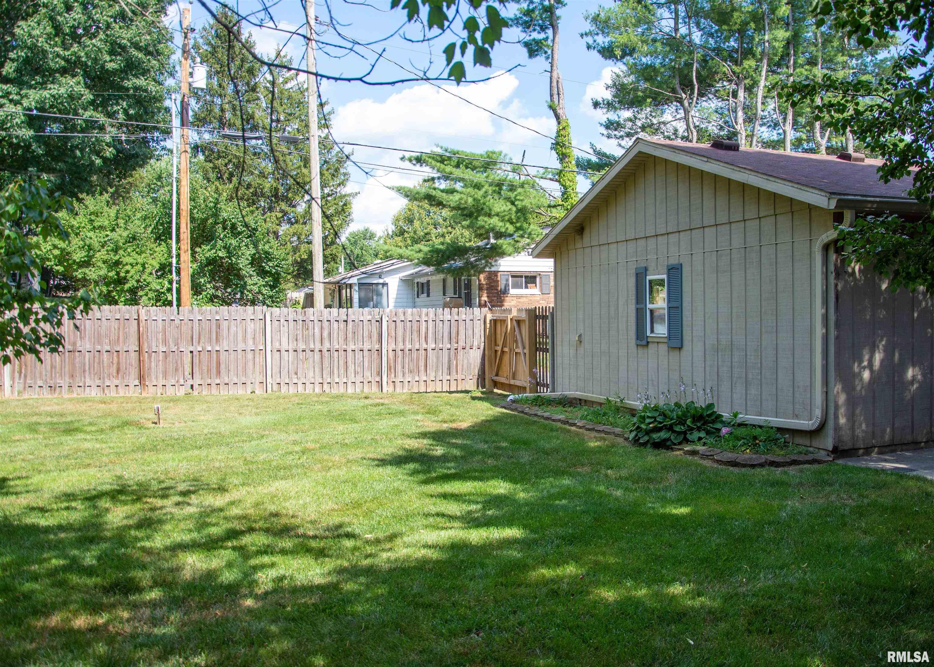 404 West Kelly Street Macomb, IL 61455 - Photo 4 of 25