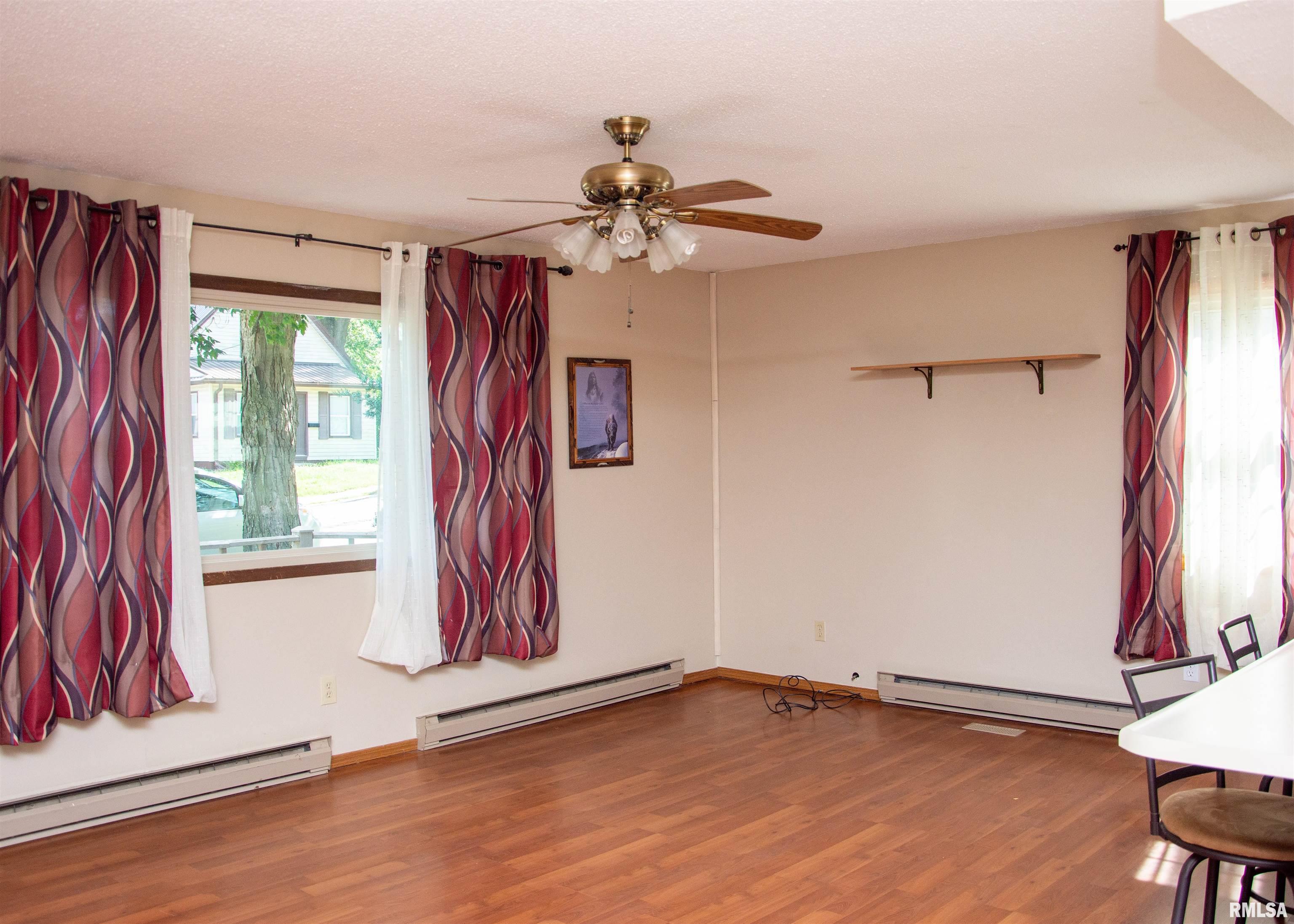 404 West Kelly Street Macomb, IL 61455 - Photo 8 of 25