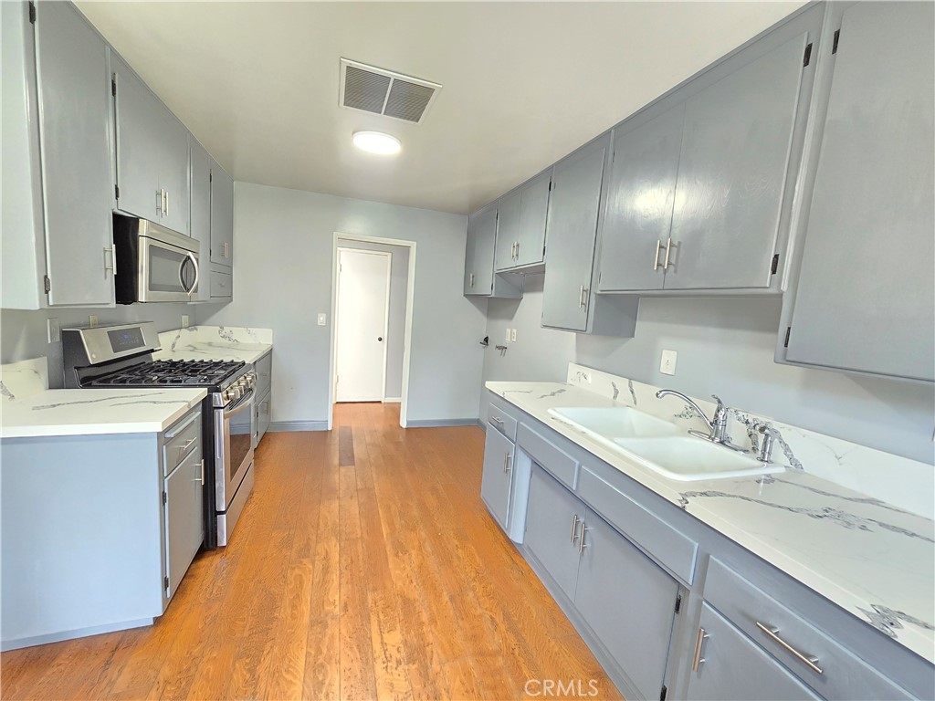 45114 16th Street West Lancaster, CA 93534 - Photo 3 of 13