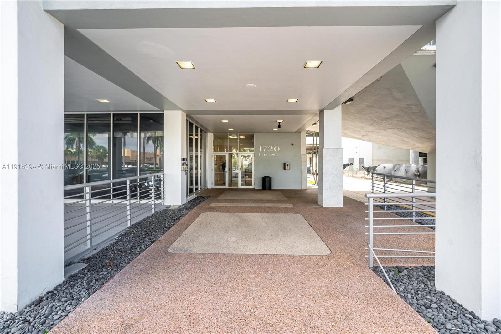1720 Harrison Street, Unit 10G Hollywood, FL 33020 - Photo 2 of 20 a view of livingroom with furniture