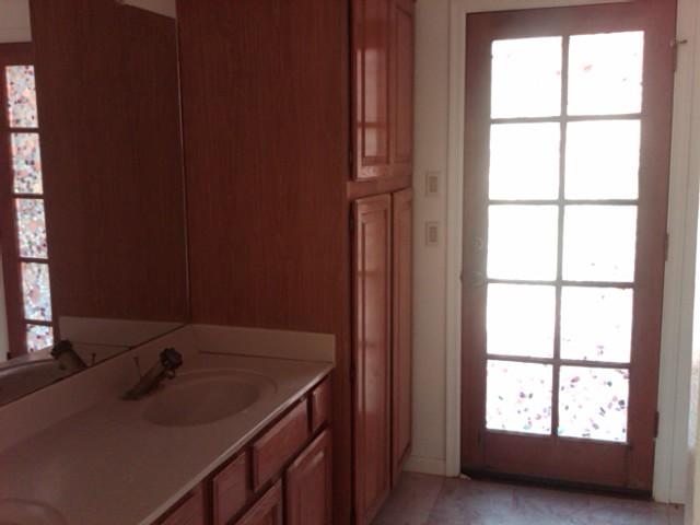 4144 West Post Road Chandler, AZ 85226 - Photo 5 of 8 One of the secondary baths