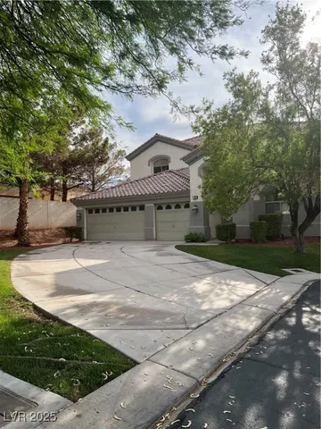 $2,995 | 39 Sully Creek Court, Las Vegas, NV 89148