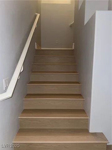 $2,995 | 39 Sully Creek Court, Las Vegas, NV 89148