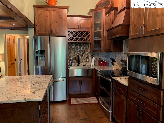 149 Slope View Road, Unit B7 Sugar Mountain, NC 28604 - Photo 24 of 37 Gallery Image 24