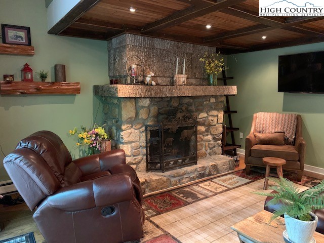 149 Slope View Road, Unit B7 Sugar Mountain, NC 28604 - Photo 8 of 37 Gallery Image 8