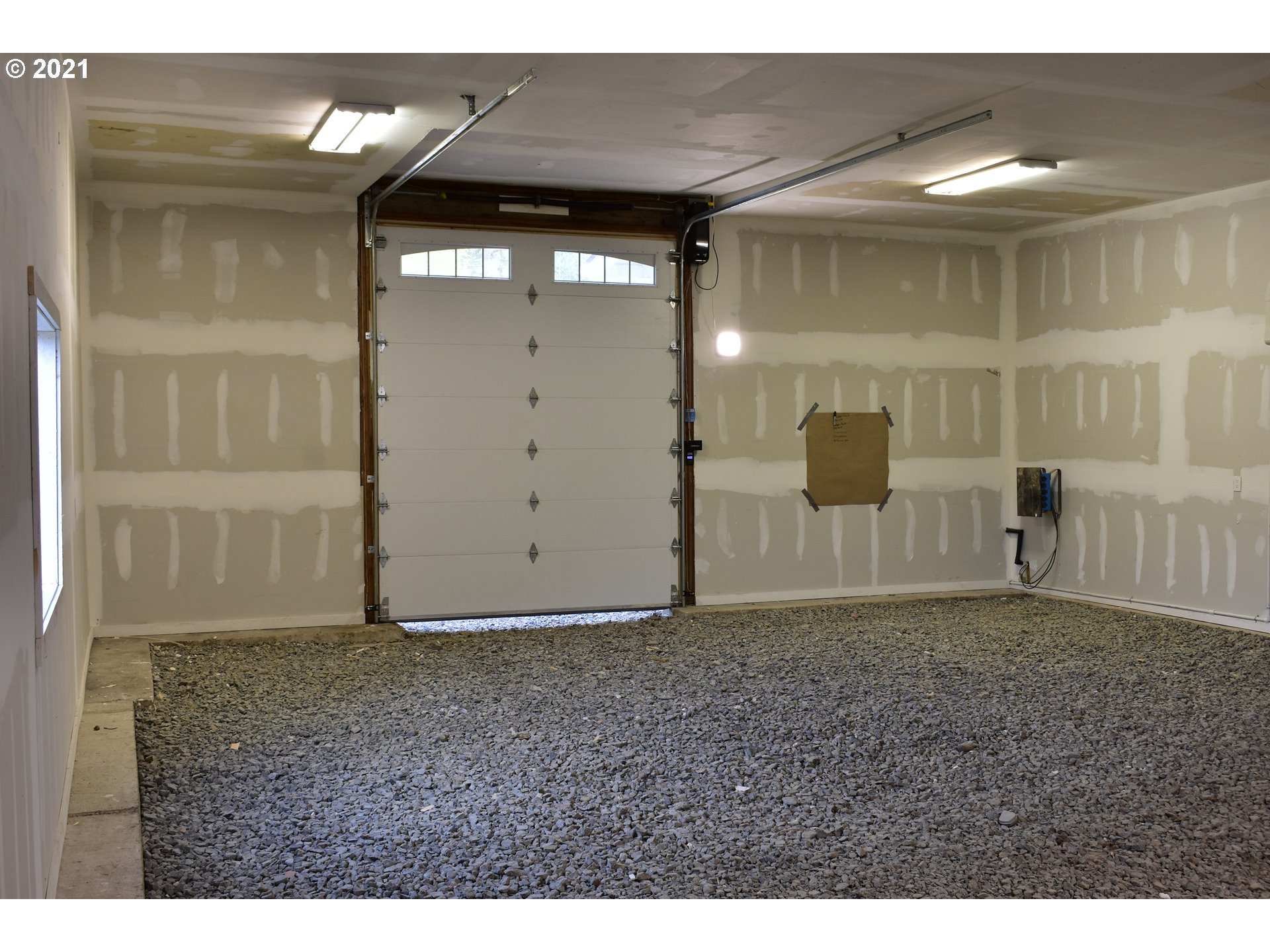 23243 South Bonney Road Colton, OR 97017 - Photo 31 of 32 a view of a garage