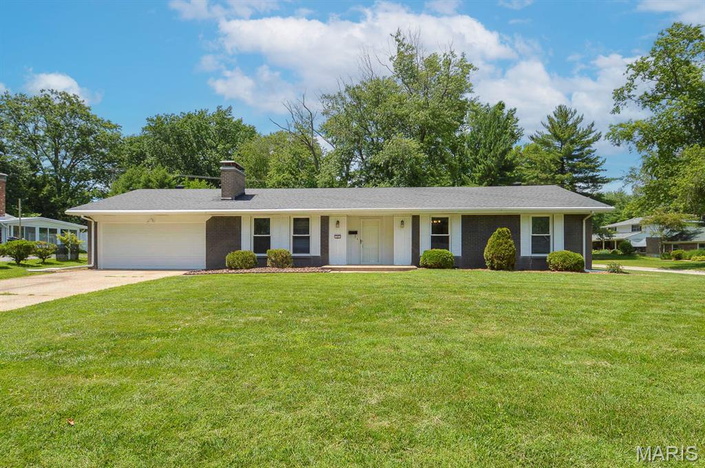 37 Hemlock Drive Belleville, IL 62221 - Photo 1 of 37