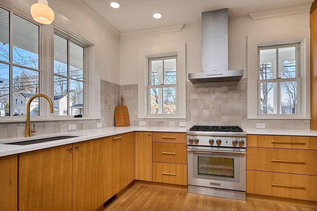 22 Lilly Street Northampton, MA 01062 - Photo 12 of 33
