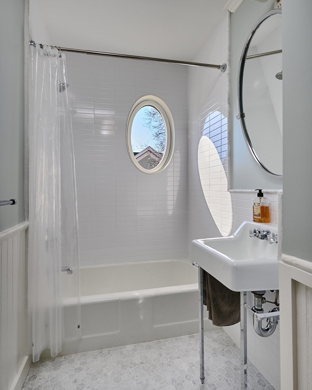 22 Lilly Street Northampton, MA 01062 - Photo 23 of 33