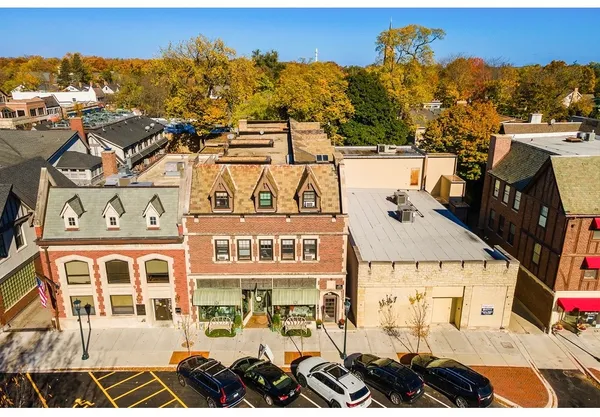 $1,995 | 733 Elm Street, Unit 302, Winnetka, IL 60093