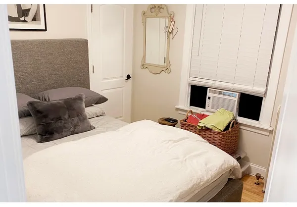 $1,995 | 733 Elm Street, Unit 302, Winnetka, IL 60093