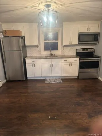 $2,750 | 67 St George Drive, Shirley, NY 11967
