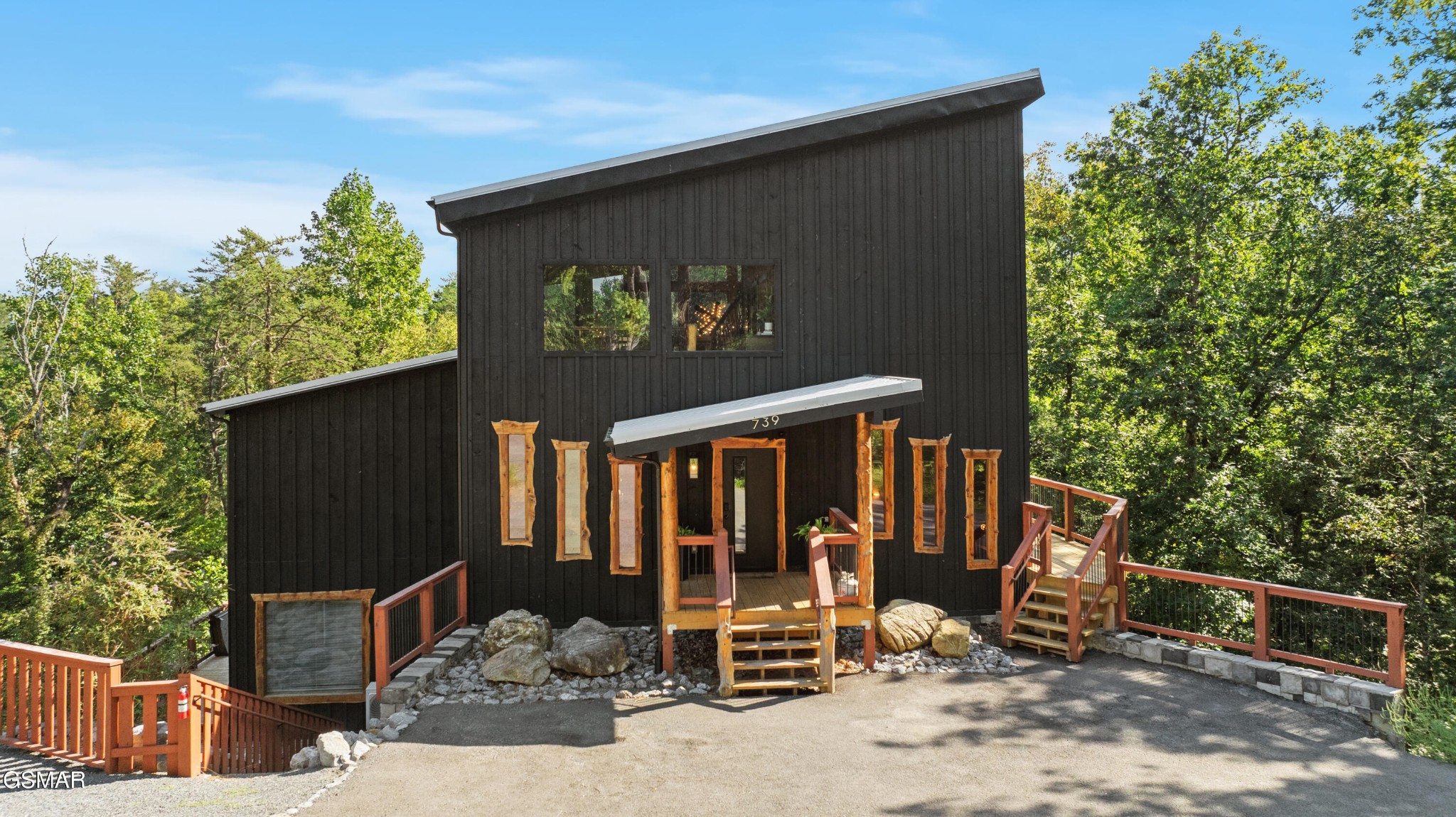 739743 Rondayview Lane Sevierville, TN 37876 - Photo 2 of 71 Gallery Image 2