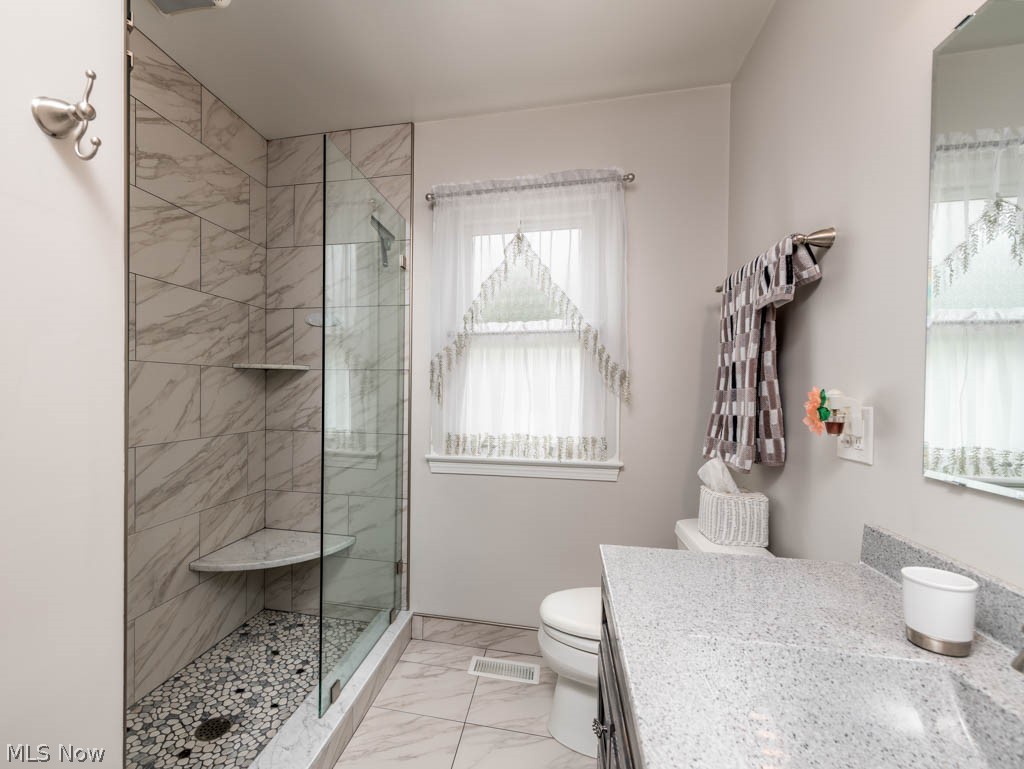 32144 Densmore Road Willowick, OH 44095 - Photo 13 of 27 Full bath on the main level.