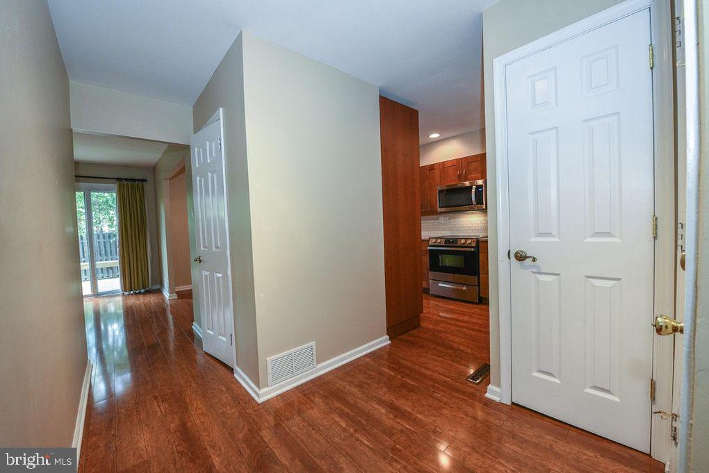 429 Eagle Road Wayne, PA 19087 - Photo 3 of 34