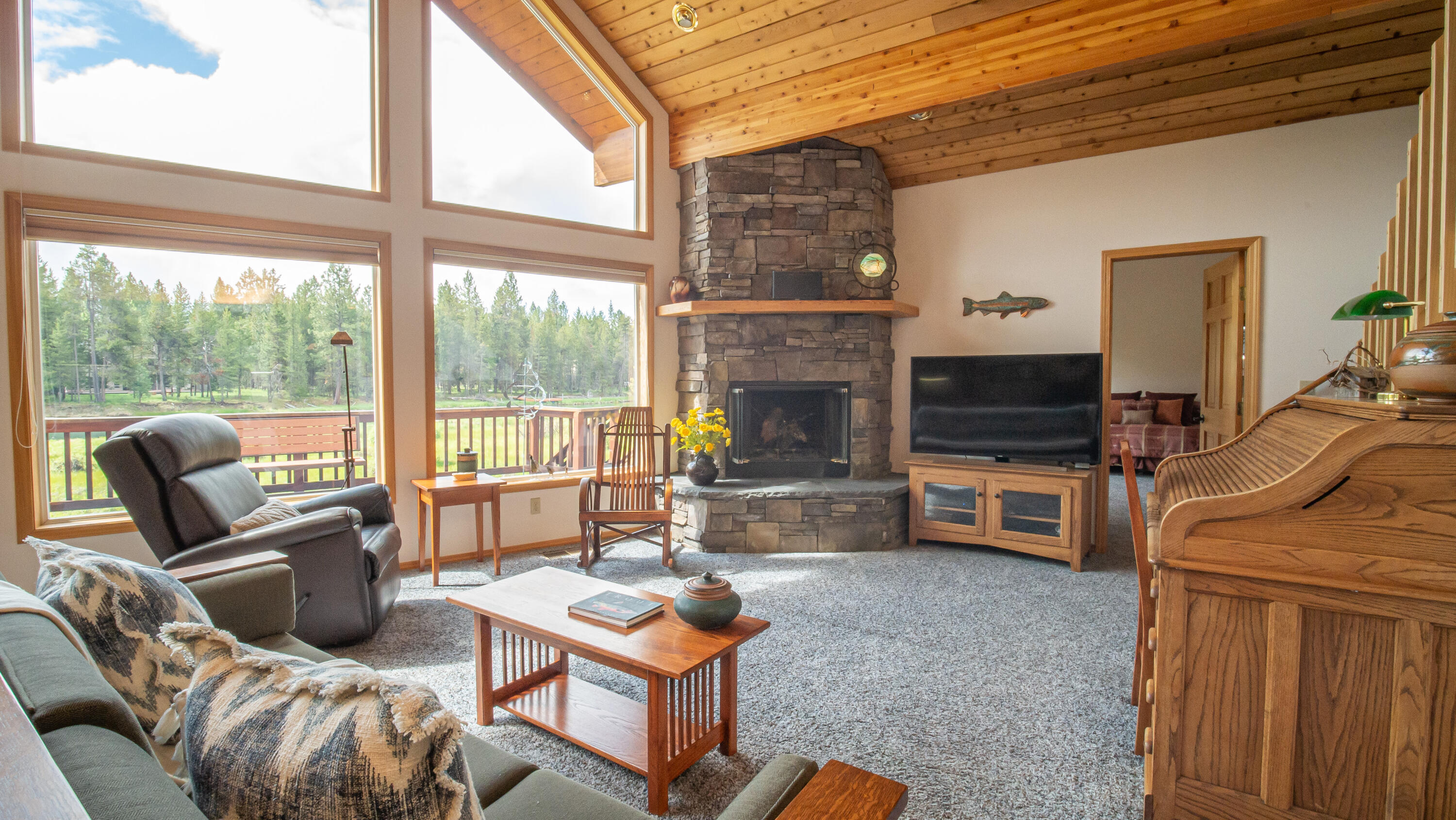 17079 Upland Road Bend, OR 97707 - Photo 7 of 32 Wood Burning Fireplace
